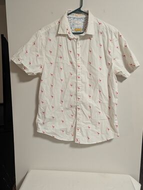 Denim and Flower flamingo novelty print button down short sleeve slim fit Large.
